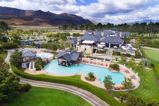 Pearl Valley clubhouse and pool